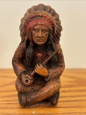 Vintage Syroco Native American Chief Peace Pipe Figurine